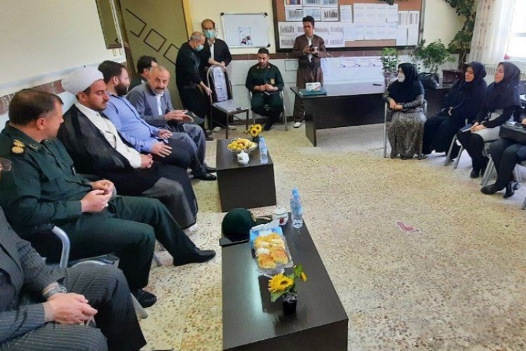 بازدید فرماندار و فرماندهی ناحیه پاوه از مدارس این شهرستان