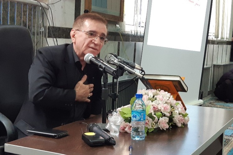 همایش روانشناسی دکتر انوشه و رزمایش کمک های مومنانه در پاوه برگزار شد