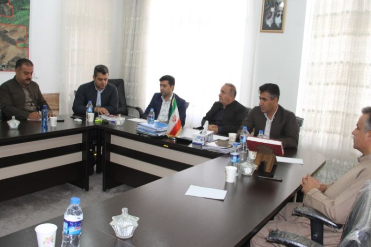 جلسه تخصصی کارگروه مدیریت پسماند شهرستان در ساختمان شورای شهر پاوه برگزار شد