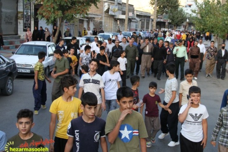 گزارش تصویری از برگزاری همایش پیاده روی خانوادگی در پاوه