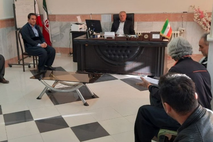 دیدار نمایندگان شهرک کارگاهی با فرماندار پاوه / دستور فرماندار برای پیگیری مشکلات