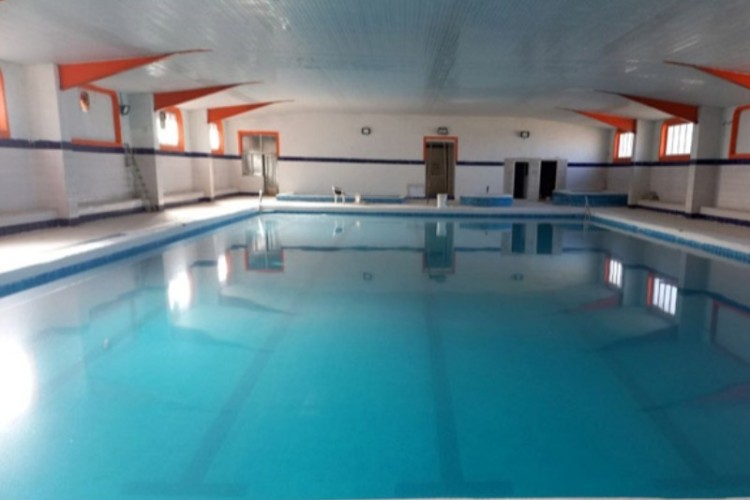 استخر سر پوشیده پاوه با 25 میلیارد ریال به بهره برداری رسید