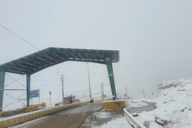 برفروبی محور های مواصلاتی شهرستان پاوه