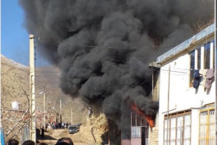 آتش سوزی در روستای مرزی دزآور پاوه یک مصدوم برجای گذاشت