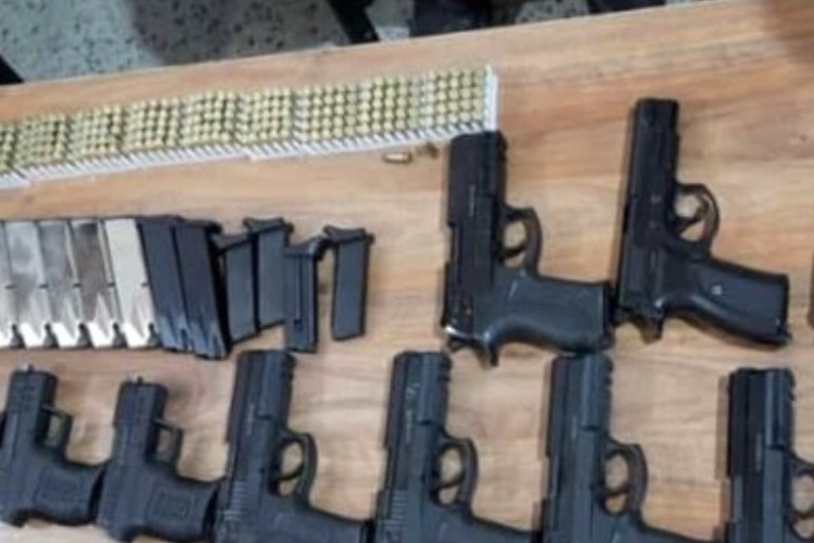 کشف و ضبط 50 قبضه اسلحه در پاوه