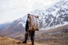 مرگ یک کولبر در پی سقوط از ارتفاعات نوسود