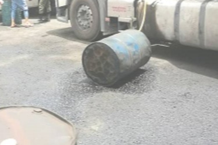 تخلیه‌ی سوخت در خیابانهای نوسود به هر نحو ممنوع است