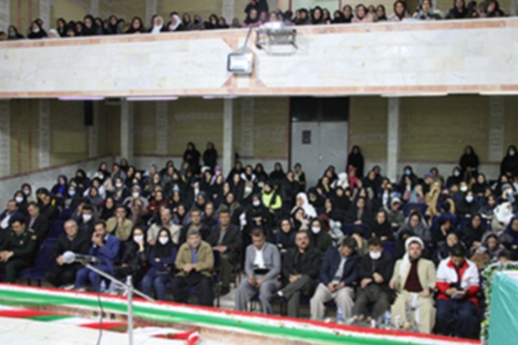 جشن میلاد کوثر در پاوه برگزار شد /فرماندار: درب سبز باغ بهشت دشمنان،کشاندن دختران ما به جهنم نابودی است