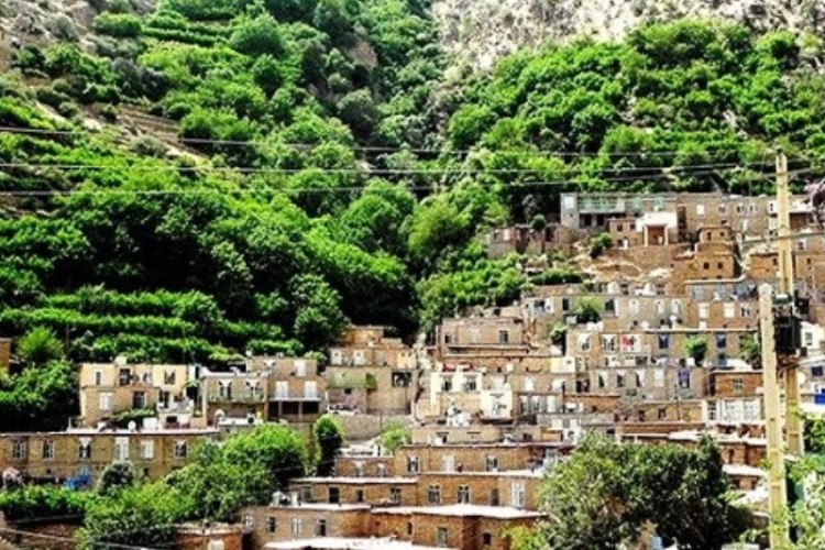 پاوه ۱۸ اقامتگاه بومگردی دارد