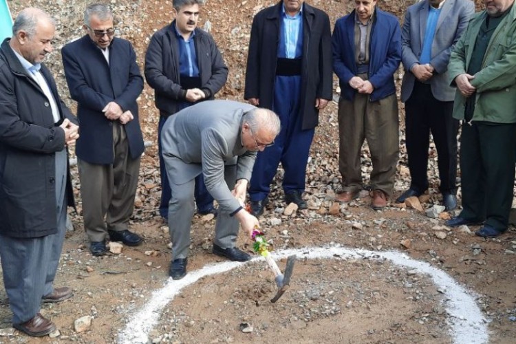 آئین کلنگ زنی بلوار شهدای ۱۱ خرداد شهر باینگان برگزار شد