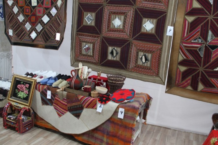 برگزاری جشنواره غذا و نمایشگاه اقتصاد مقاومتی در پاوه