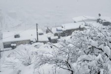 تردد به روانسر با زنجیر چرخ امکان پذیر است/ بارش 80 سانتیمتری برف در ملندو