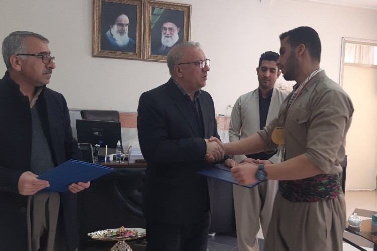 از قهرمان کشوری در پاوه تجلیل به عمل آمد