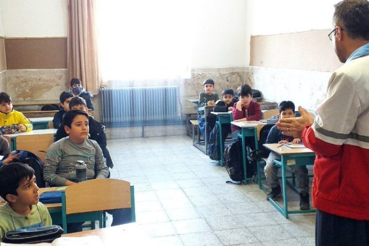 آغاز اجرای طرح همتا در سطح مدارس و کانون‌های دانش‌آموزی هلال احمر