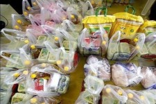 توزیع 203 کیلو گوشت گرم و ۱۰۵ قطعه مرغ گرم در بین نیازمندان پاوه