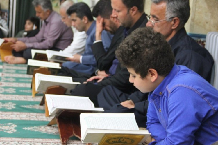 مراسم معنوی احیاء شب قدر در مسجد قبای پاوه برگزار گردید