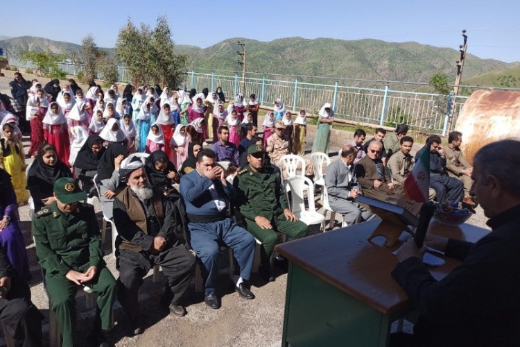 زنگ سپاس معلم در مدارس  منطقه نوسود نواخته شد