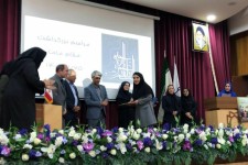 تجلیل از دو مامای پاوه به عنوان ماماهای نمونی استانی