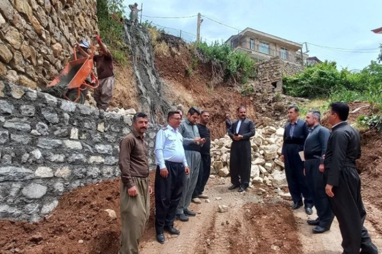 اصلاح هندسی تقاطع ورودی غربی دوریسان پاوه  50 درصد پیشرفت فیزیکی دارد