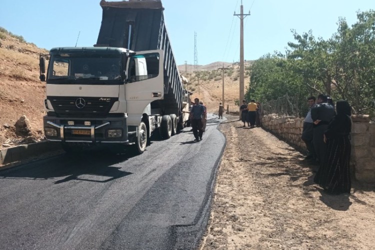 آسفالت جاده داخلی روستای لاران با 700 میلیون اعتبار به اتمام رسید
