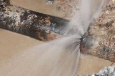 رفع شکستگی شبکه توزیع آب شرب شهرک سموره‌وان دوریسان پاوه