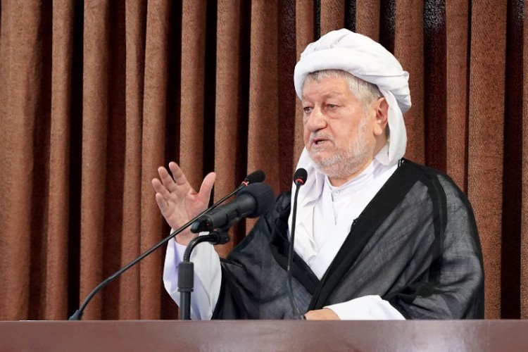 بی تفاوتی و ضعف مدیریت برخی مسئولین، موجب نارضایتی مردم شده است/ در این عصر، هر روز به شیوه ای جدید به قرآن کریم اهانت می کنند