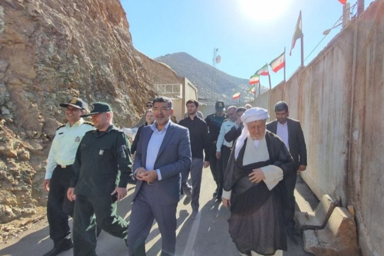 حاج ماموستا ملا قادر قادری از سایت مسافری پایانه مرزی شوشمی بازدید کرد