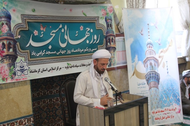 امروز مساجد توسط دشمنان، مورد هجمه واقع شده اند/مساجد ما در طول تاریخ محور بوده اند