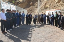 کلنگ زنی از یک طرح ورزشی در روستای نروی بخش نوسود پاوه