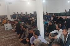 اهدای  ۴۰ البسه زمستانی به کولبران توسط سردار آسیبانی