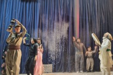 نمایش «خزان لیلا » در پاوه به روی صحنه رفت + عکس