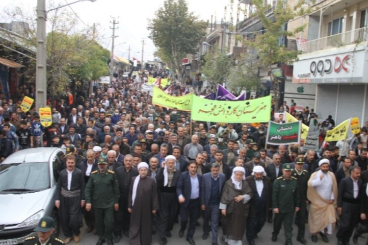 از راهپیمایی مردم شهید پرور پاوه در حمایت از ملت مظلوم فلسطین