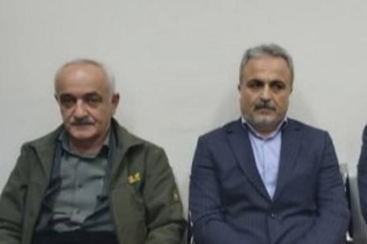 خیرات خانواده مرحوم حاجی عزت قادری در خرید دستگاه سنگ شکن برای بیمارستان پاوه