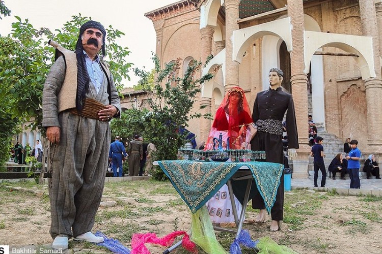 اهانت به هویت قومی هموطنانمان را دستمایه ی تسویه حسابهای شخصی و احیانا" گروهی نکنیم