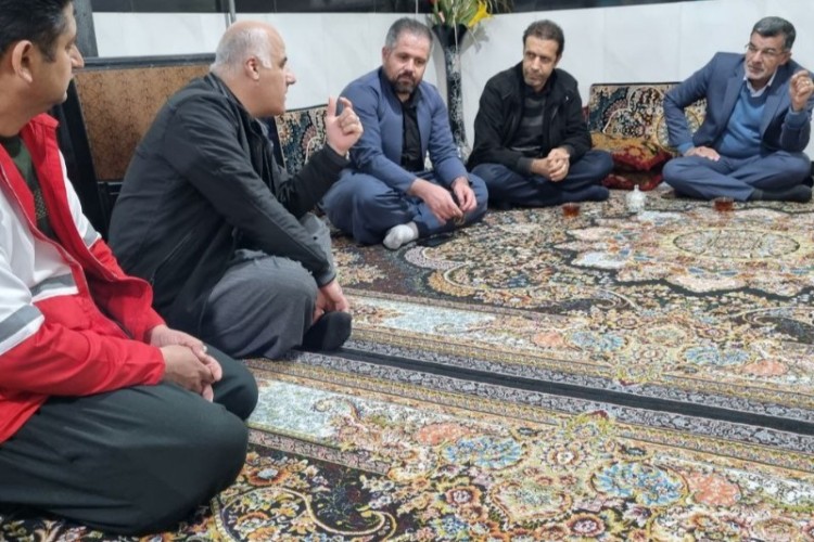 دیدار فرماندار پاوە از خانواده مددجویان بهزیستی