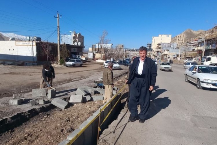 تداوم عملیات اجرایی احداث بلوارورودی شرقی شهرپاوه