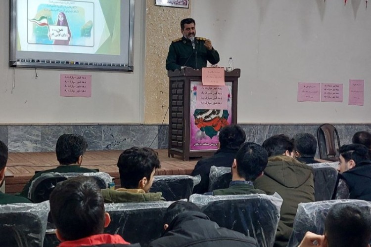 همایش جشن تکلیف سیاسی دانش آموزان رای اولی باینگانی برگزار شد