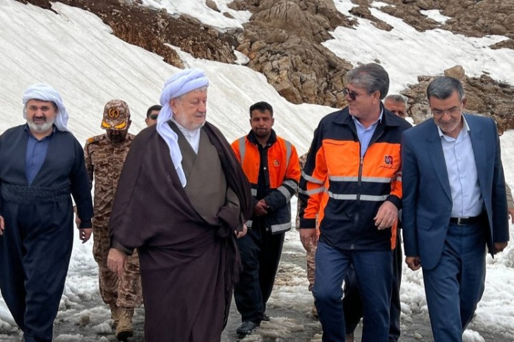 ماموستا قادری از عملیات بازگشایی گردنه تته بازدید کرد