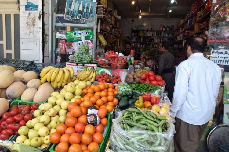 تشکیل 2فقره پرونده تخلف گران‌فروشی صنوف میوه فروشی