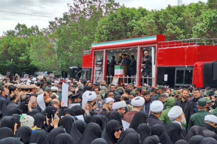 آیین بدرقه شهدای خدمت در تبریز برگزار شد/سنگ تمام آذربایجانی ها برای شهید جمهور