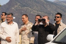 حضور میدانی استاندار کرمانشاه برای مدیریت مهار آتش در جنگل‌های پاوه