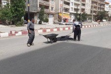 مرمت و لکه‌گیری آسفالت معابر سطح شهر در حال اجرا است