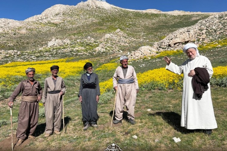 ماموستا قادری با نیروهای نظامی مستقر در شاهو و ییلاق نشینان " پیازدول " دیدار کردند