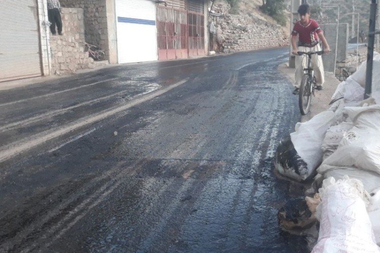 نودشه همچنان برمدار تحول و توسعه / ادامه آسفالت معابر این شهر توسط شهرداری نودشه