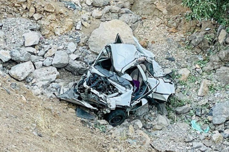 ۲ کشته در حادثه سقوط خودرو به دره در باینگان پاوه
