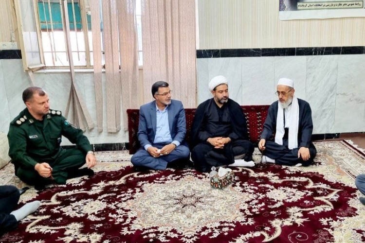 جمعی از مسئولین با مسئول دفتر شورای نگهبان پاوه دیدار کردند