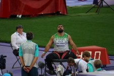 یاسین خسروی طلای پرتاب وزنه را با اقتدار گرفت