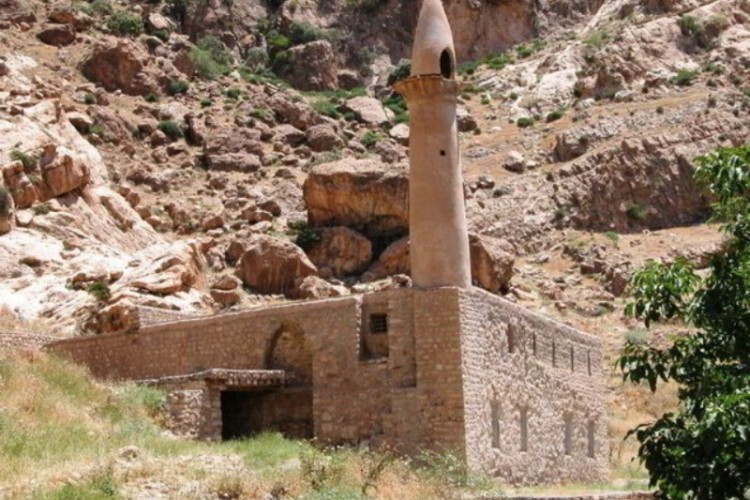 مساجد تاریخی پاوه و اورامانات مرمت می‌ شوند