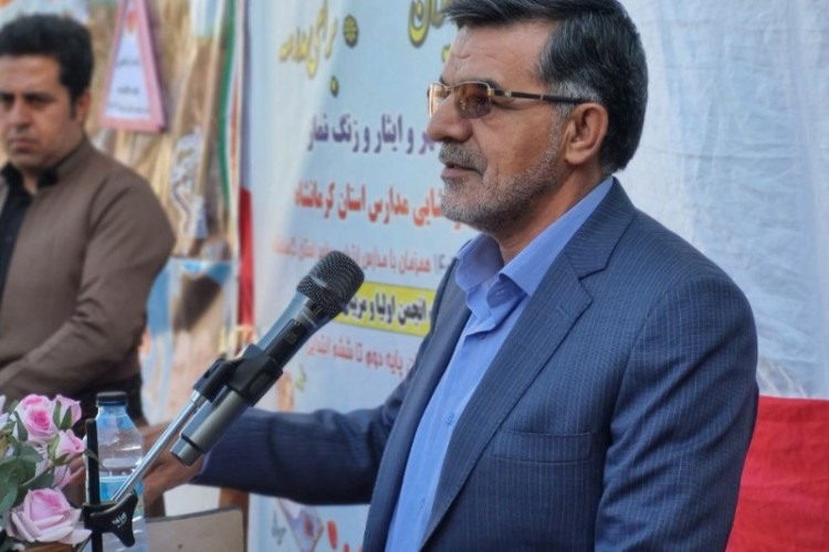 مبنای کشورهای غربی در کشف اتم، کشتن انسانهای بی گناه است