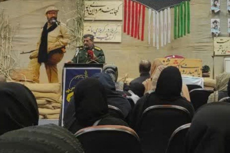 شهدای دفاع مقدس الگو‌های برجسته ایثار هستند